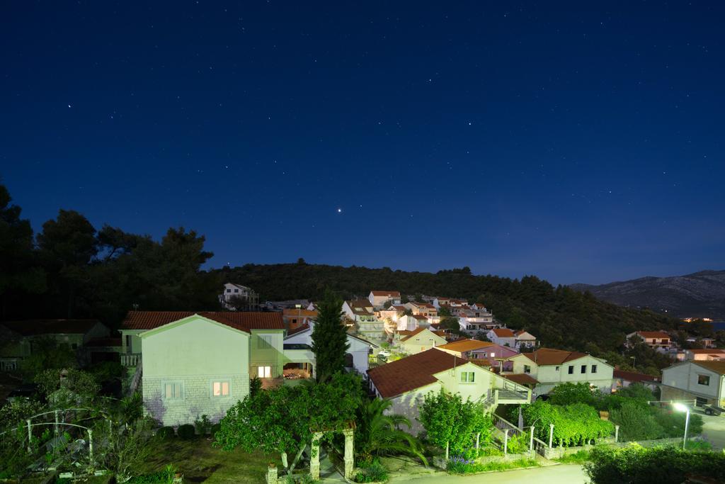 Apartments Sarah Medvinjak Esterno foto
